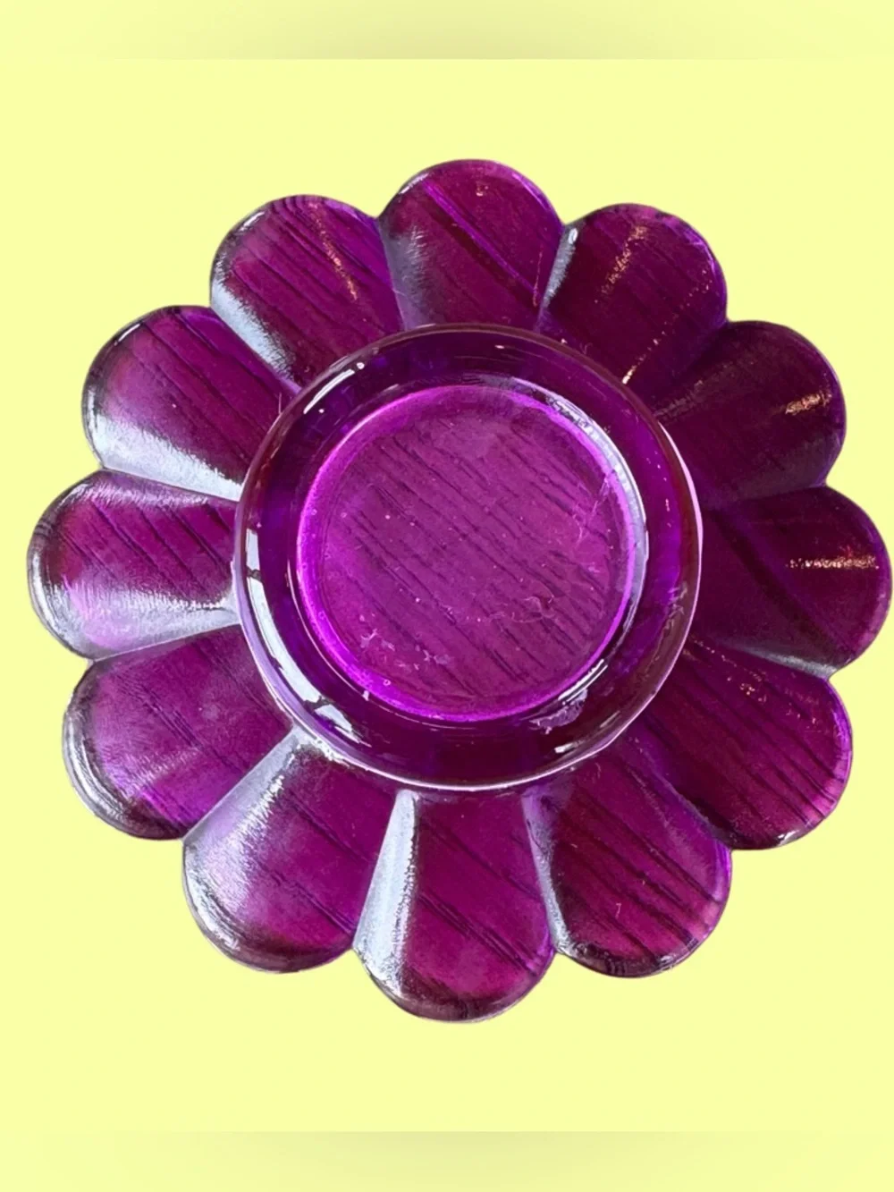 PartyLite Tea Light Glass Candle Holder Magenta Purple Flower 4.5” Diameter - Picture 2 of 3